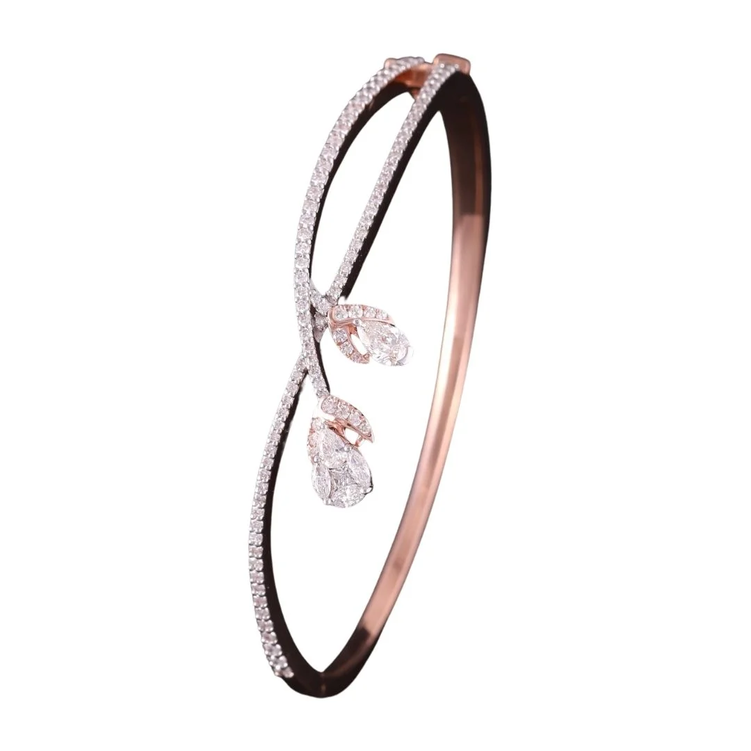 Charming Diamond Bracelet with Nature-inspired Elements